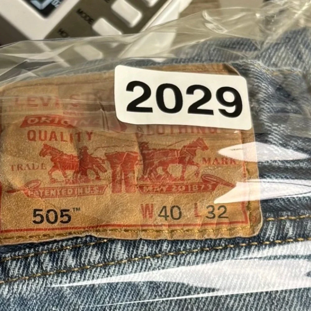 Levi's 505 Jeans Mens 40x30‎ Light Wash Straight Leg Denim Thigh & Wallet Fade